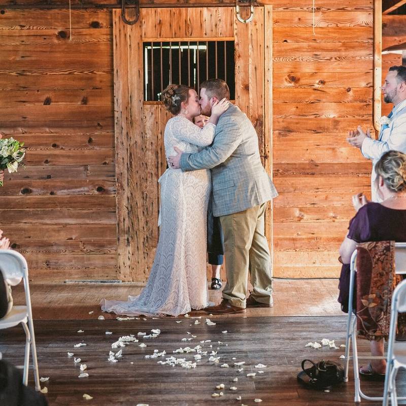 April & Justin wedding at Cobblestone Barn, Rochester, photograph 6