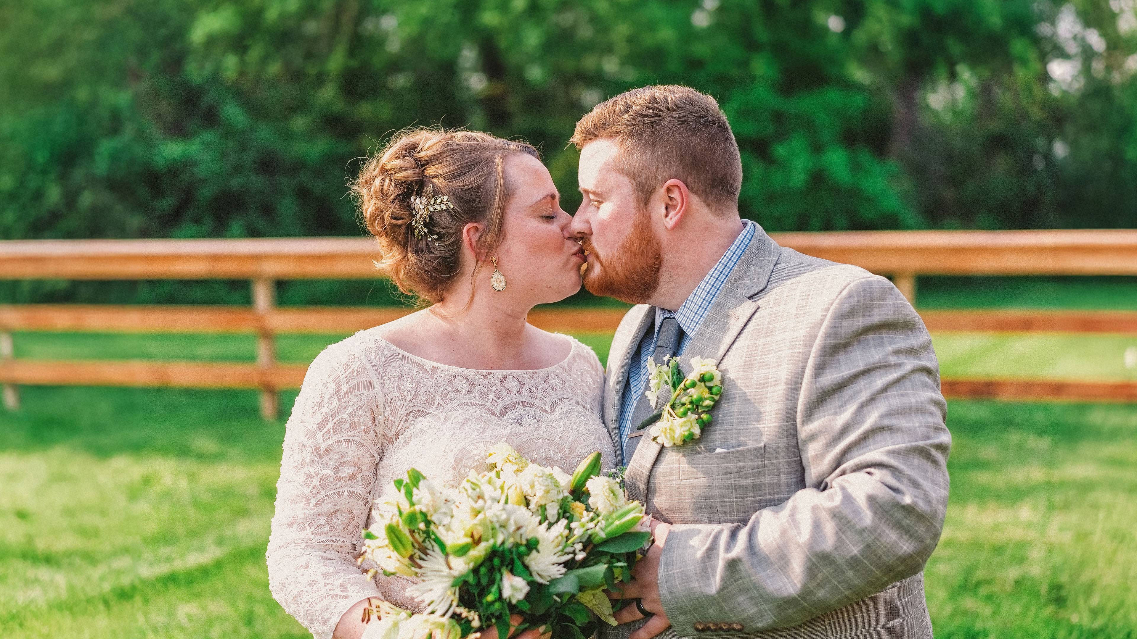 April & Justin wedding photography at Cobblestone Barn